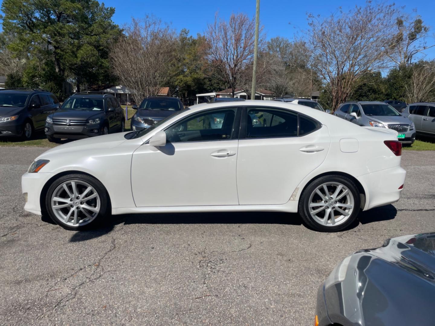 2007 WHITE LEXUS IS 250 BASE (JTHBK262372) with an 2.5L engine, Automatic transmission, located at 5103 Dorchester Rd., Charleston, SC, 29418-5607, (843) 767-1122, 36.245171, -115.228050 - Photo#3